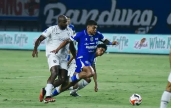 Persib Bandung tertahan di GBLA