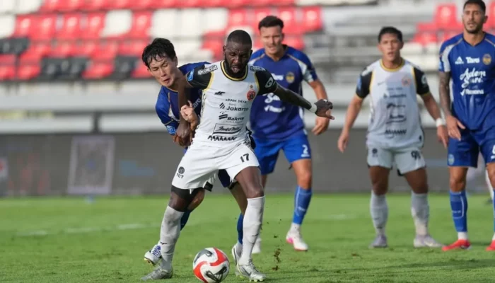 Persija Gagal Manfaatkan Peluang, Harus Puas Berbagi Poin