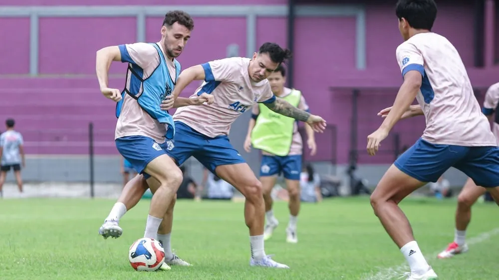 Persik Prioritaskan Penguatan Lini Belakang Hadapi Persita
