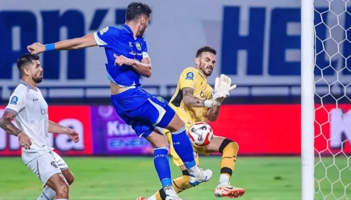 Aksi Gemilang Frigeri Jadi Kunci Arema Curi Poin di Bandung