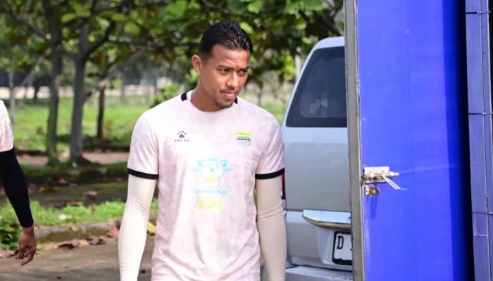 Teja Paku Alam Dekati Rekor Clean Sheet, Bojan Hodak Tekankan Fokus Tim