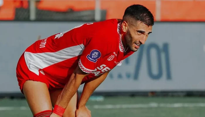 Angelo Meneses Siap Pimpin Semen Padang Hadapi Laga Penentuan