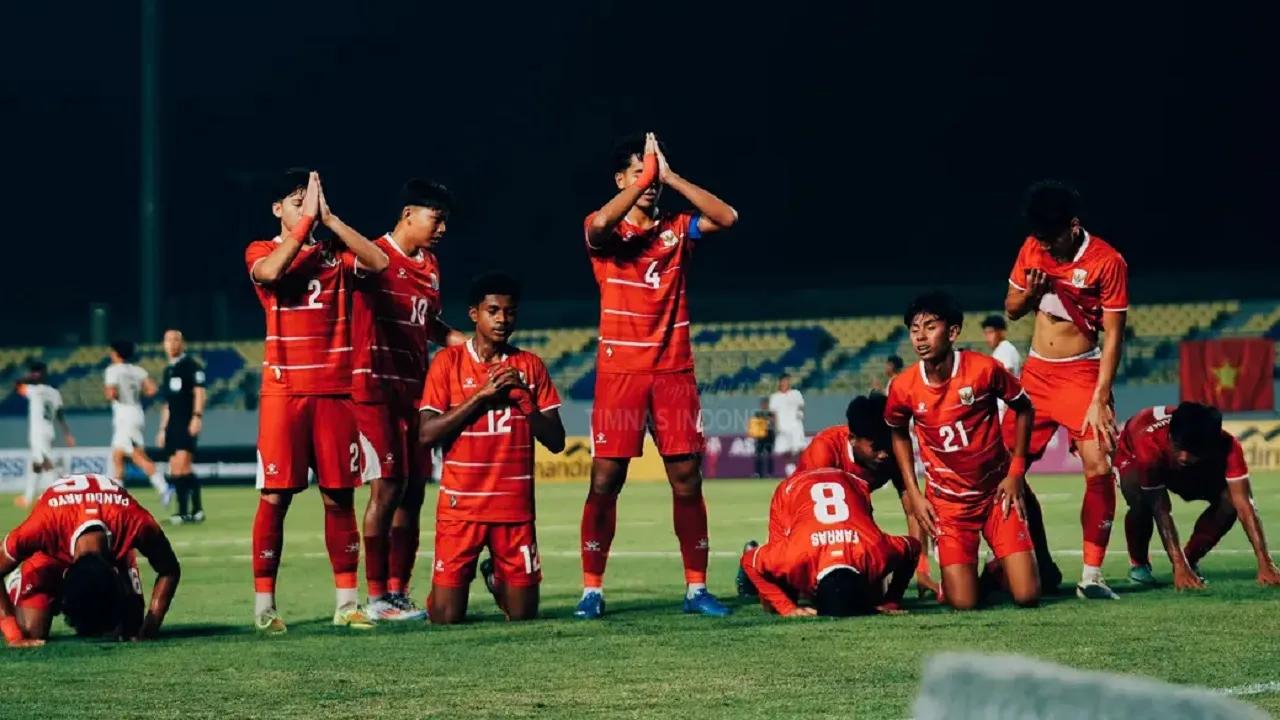 Pemain timnas Indonesia U-17 merayakan gol di laga pertama Piala AFF U-17 2026
