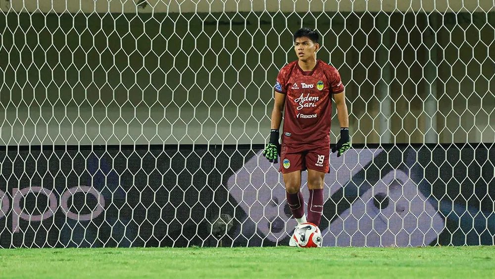 Van Gastel Sanjung Performa Gemilang Kiper PSIM